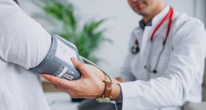 Dia Mundial da Hipertensão: Cirurgião cardíaco orienta sobre prevenção e tratamento adequado da doençaMédico destaca que o controle da hipertensão envolve uma abordagem multidisciplinar, incluindo mudanças no estilo de vida. Dia Mundial da Hipertensão: Cirurgião cardíaco orienta sobre prevenção e tratamento adequado da doença