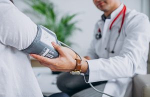 Dia Mundial da Hipertensão: Cirurgião cardíaco orienta sobre prevenção e tratamento adequado da doençaMédico destaca que o controle da hipertensão envolve uma abordagem multidisciplinar, incluindo mudanças no estilo de vida. Dia Mundial da Hipertensão: Cirurgião cardíaco orienta sobre prevenção e tratamento adequado da doença