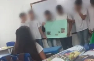 Em Manaus, aluno fura colega com caneta durante apresentação de trabalhoO caso aconteceu na manhã desta segunda-feira ( 08/05), um aluno agrediu uma colega dentro de uma sala de aula com uma caneta. Em Manaus, aluno fura colega com caneta durante apresentação de trabalho