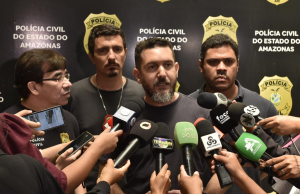 Em operação integrada, Polícia prende 14 envolvidos em casos de sequestros e roubos e apreende 3 adolescentesO grupo criminoso atraía as vítimas por meio de sites de relacionamento, para sequestrá-las e praticar uma série de delitos. Em operação integrada, 14 envolvidos em casos de sequestros e roubos são presos e 3 adolescentes apreendidos