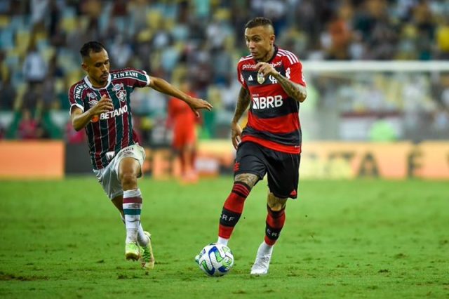 Flamengo e Fluminense empatam em clássico na Copa do Brasil