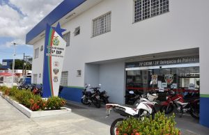 Homem é preso por importunação sexual praticada em via pública contra uma adolescenteA vítima estava caminhando em direção a sua escola quando foi abordada pelo homem. O caso ocorreu nas imediações da avenida Joaquim Nabuco. Homem é preso por importunação sexual praticada em via pública contra uma adolescente