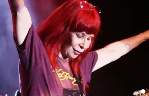 Morre Rita Lee aos 75 anosDiagnosticada desde 2021 com câncer de pulmão, ela fazia tratamento para a doença. Morre Rita Lee aos 75 anos