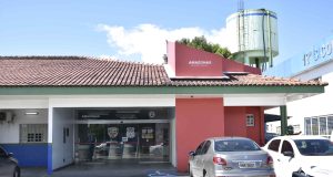 Polícia Civil prende estelionatária investigada por aplicar diversos golpes em ManausA mulher era integrante de um grupo criminoso envolvido em venda de casas e terrenos que não lhe pertenciam Polícia Civil prende estelionatária investigada por aplicar diversos golpes em Manaus