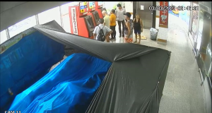 Polícia prende dupla investigada por diversos golpes de estelionato praticados em filas de caixas eletrônicosNo momento da prisão, um dos suspeitos ofereceu dinheiro para não ser preso. Polícia prende dupla investigada por diversos golpes de estelionato praticados em filas de caixas eletrônicos