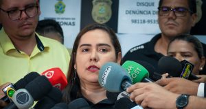 Polícia prende mulher que arquitetou e participou do sequestro do próprio namorado em ManausVítima foi encontrada com alguns machucados e marcas de queimadura pelo corpo. Polícia prende mulher que arquitetou e participou do sequestro do próprio namorado em Manaus