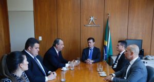 Prefeitura recebe aval do Tesouro Nacional para investimentos de R$ 600 milhões em Manaus O investimento irá financiar diversos projetos na cidade, entre eles nas áreas de mobilidade, saneamento, educação e saúde. Prefeitura recebe aval do Tesouro Nacional para investimentos de R$ 600 milhões em Manaus