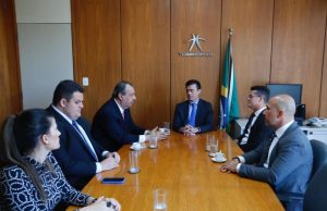 Prefeitura recebe aval do Tesouro Nacional para investimentos de R$ 600 milhões em Manaus O investimento irá financiar diversos projetos na cidade, entre eles nas áreas de mobilidade, saneamento, educação e saúde. Prefeitura recebe aval do Tesouro Nacional para investimentos de R$ 600 milhões em Manaus