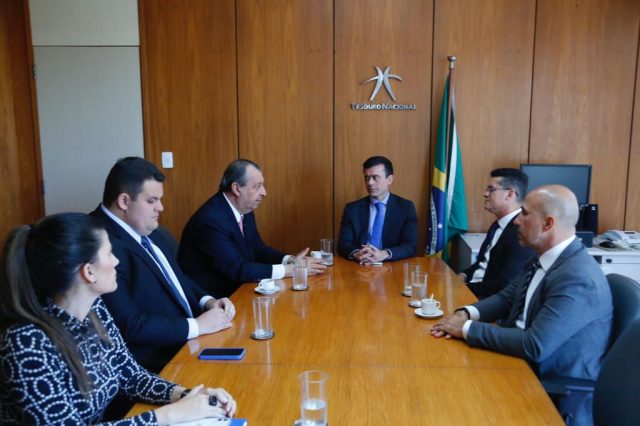 Prefeitura recebe aval do Tesouro Nacional para investimentos de R$ 600 milhões em Manaus Prefeitura recebe aval do Tesouro Nacional para investimentos de R$ 600 milhões em Manaus