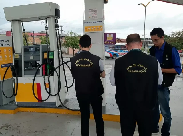 Procon-AM fiscaliza postos na zona sul da capital 2 Procon-AM fiscaliza postos na zona sul da capital