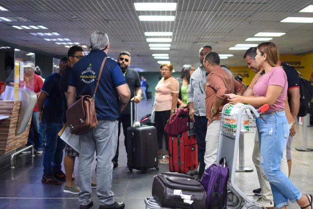 Procon-AM intervém para garantir direitos de passageiros com voo cancelado para Carauari 1 Procon intervém para garantir direitos de passageiros com voo cancelado para Carauari