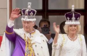 Rei Charles III e rainha Camilla são coroados no Reino UnidoO herdeiro do trono britânico que mais esperou para ser coroado. Rei Charles III e rainha Camilla são coroados no Reino Unido