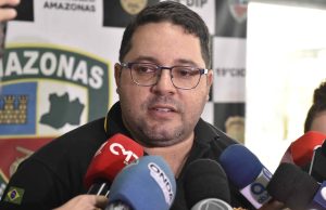 Trio é preso por roubo a loja da zona oeste de Manaus Trio é preso por roubo a loja da zona oeste de Manaus