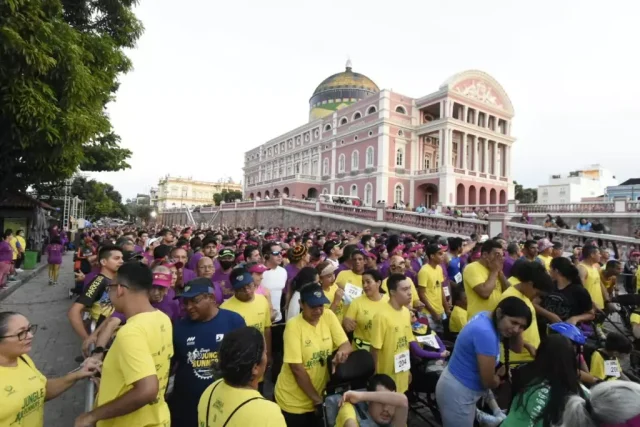 Atrações no Teatro Amazonas movimentam o feriado de Corpus Christi