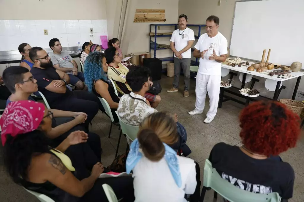 Curso de bioinstrumentos do Liceu Claudio Santoro incentiva a valorização da cultura amazônica