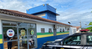 Em Presidente Figueiredo, Polícia Civil prende homem por feminicídio contra a companheiraVítima foi a óbito após ser atingida por chutes e golpes com um pedaço de madeira. Em Presidente Figueiredo, Polícia Civil prende homem por feminicídio contra a companheira
