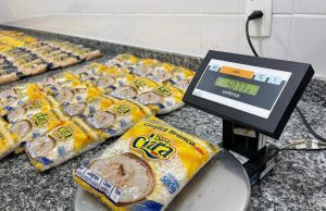 Ipem-AM reprova itens pré-medidos típicos de festas juninas comercializados em ManausOs produtos reprovados em ensaios realizados no laboratório do órgão apresentaram divergência entre a quantidade declarada na embalagem e a verificada pela perícia. Ipem-AM reprova itens pré-medidos típicos de festas juninas comercializados em Manaus