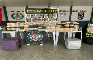 Policiais prenderam nove pessoas no Amazonas, nas últimas 24hDurante uma abordagem, policiais da Força Tática apreenderam 208 quilos de entorpecentes na zona sul de Manaus. Nas últimas 24h, policiais prenderam nove pessoas no Amazonas