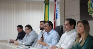 Nesta sexta-feira, Governo do Amazonas paga valores descontados por faltas e reafirma compromissos com a EducaçãoGovernador também já enviou à Aleam mensagem governamental com reajuste de 8%. Nesta sexta-feira, Governo do Amazonas paga valores descontados por faltas e reafirma compromissos com a Educação