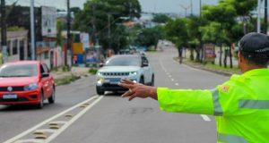 Prefeitura realiza mudanças no trânsito e no transporte neste domingo na avenida Álvaro MaiaCondutores de veículos e usuários de transporte coletivo que trafegam nas imediações da avenida Álvaro Maia devem ficar atentos à interdição temporária na via, no próximo domingo, 18/6. Prefeitura realiza mudanças no trânsito e no transporte neste domingo na avenida Álvaro Maia