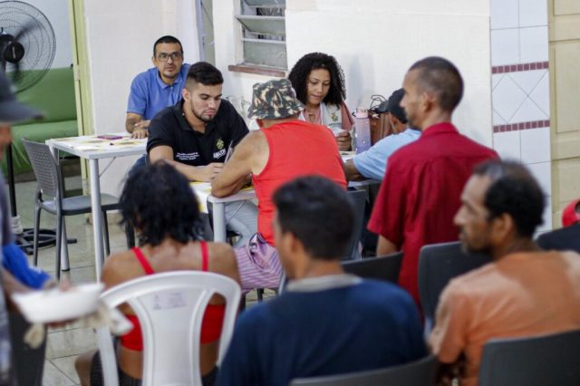 Sejusc promove debate sobre políticas de álcool e drogas com pessoas em situação de rua Sejusc promove debate sobre políticas de álcool e drogas com pessoas em situação de rua