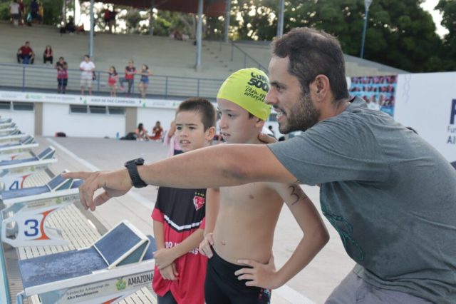 1º Festival de Águas Abertas Indoor reúne mais de 100 atletas no Parque Aquático da Vila Olímpica de Manaus