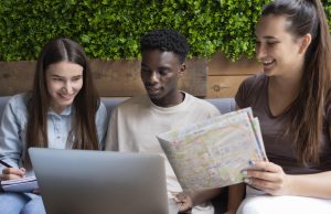 É possível manter a rotina de estudos nas férias? Confira dicasCom a chegada das férias de Julho, professores da Plataforma Ferretto listam dicas para aproveitar a pausa sem perder o foco nos estudos. É possível manter a rotina de estudos nas férias Confira dicas