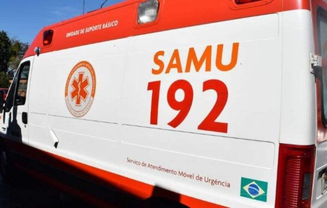 Em Manaus, socorristas são forçados a socorrer homem baleado, no bairro Petrópolis