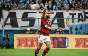 Flamengo domina e vence Grêmio por 2 x 0O jogo de volta está marcado para o dia 16 de Agosto, no Maracanã. Flamengo domina e vence Grêmio