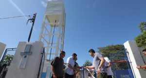 Governador do Amazonas entrega sistema de abastecimento de água à comunidade da zona rural de Manaus Secretaria de Infraestrutura do Estado já concluiu nove sistemas de abastecimento e executa outras cinco obras para levar água tratada à população Governador do Amazonas entrega sistema de abastecimento de água à comunidade da zona rural de Manaus