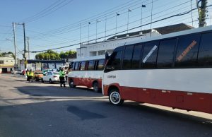 IMMU apreende veículos fazendo transporte irregular no centro da cidadeAs operações têm o objetivo de oferecer maior segurança aos usuários de transporte na cidade. IMMU apreende veículos fazendo transporte irregular no centro da cidade