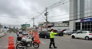 IMMU interdita passagem subterrânea na avenida João Valério nesta sexta-feiraA interdição acontece para retirada das colunas de concreto e colocação da estrutura metálica, que corresponde ao limitador de altura. IMMU interdita passagem subterrânea na avenida João Valério nesta sexta-feira