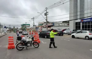 IMMU interdita passagem subterrânea na avenida João Valério nesta sexta-feiraA interdição acontece para retirada das colunas de concreto e colocação da estrutura metálica, que corresponde ao limitador de altura. IMMU interdita passagem subterrânea na avenida João Valério nesta sexta-feira