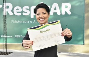 Paciente diagnosticada com Lúpus volta a andar após tratamento no programa RespirARRenata Gamenha recebeu atendimento especializado e supera desafios causados pela doença autoimune. Paciente diagnosticada com Lúpus volta a andar após tratamento no programa RespirAR