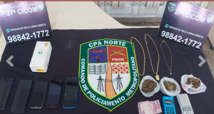 Polícia Militar detém homem por tráfico de entorpecentes, no bairro Novo AleixoCom o acusado foram encontradas porções de maconha e outros objetos. Polícia Militar detém homem por tráfico de entorpecentes,no bairro Novo Aleixo