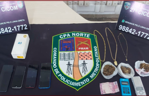 Polícia Militar detém homem por tráfico de entorpecentes, no bairro Novo AleixoCom o acusado foram encontradas porções de maconha e outros objetos. Polícia Militar detém homem por tráfico de entorpecentes,no bairro Novo Aleixo