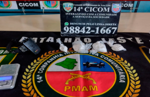 Polícia prende dupla pelo crime de tráfico de drogas no bairro Tancredo Neves, zona leste de ManausAlém das porções de cocaína, a 14ª Cicom encontrou jogada na mata, uma tornozeleira eletrônica em funcionamento. Polícia prende dupla pelo crime de tráfico de drogas no bairro Tancredo Neves, zona norte de Manaus