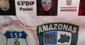 Policiais apreende fuzil, drogas e madeira em ações distintas em Itacoatiara, Pauini e CoariTrês suspeitos foram presos por suspeita de envolvimento nesses crimes. Policiais apreende fuzil, drogas e madeira em ações distintas em Itacoatiara, Pauini e Coari