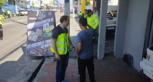 Prefeitura de Manaus realiza operação Calçada Livre para garantir mais acessibilidade e segurançaDurante a ação na avenida Tefé, os proprietários de estabelecimentos foram orientados. Prefeitura de Manaus realiza operação Calçada Livre para garantir mais acessibilidade e segurança