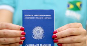 Sine Manaus oferta 98 vagas de emprego nesta quarta-feiraPara participar da pré-seleção e concorrer a uma das vagas disponíveis ou receber orientação de cadastro, Carteira de Trabalho Digital e seguro-desemprego, os candidatos devem comparecer a um dos postos do Sine Manaus. Sine Manaus oferta 98 vagas de emprego nesta quarta-feira