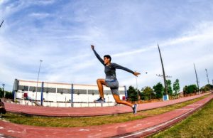 Atleta venezuelano quebra recorde nacional em salto triploRicardo Alvarez treina na Vila Olímpica de Manaus e tem representado o Amazonas em competições nacionais. Atleta venezuelano quebra recorde nacional em salto triplo