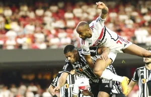 Atlético-MG derrota São Paulo no MorumbiO Galo venceu o Tricolor por 2 a 0. Atlético-MG derrota São Paulo no Morumbi