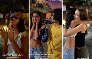 Bruna Marquezine fica emocionada ao ver um enorme painel de divulgação do filme “Besouro Azul” A atriz recebeu a surpresa dos amigos, Sasha Meneguel, João Figueiredo e Xolo Maridueña protagonista e par da atriz no longa da DC. Bruna Marquezine fica emocionada ao ver um enorme painel de divulgação do filme “Besouro Azul”