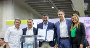 Com ministro da Educação, Wilson Lima lança ‘Amazonas + Alfabetizado’ e avança em ações para reforçar qualidade do ensinoPor meio de termos de cooperação técnica, Governo do Estado vai fortalecer o Ensino Fundamental nos 62 municípios amazonenses Com ministro da Educação, Wilson Lima lança ‘Amazonas + Alfabetizado’ e avança em ações para reforçar qualidade do ensino
