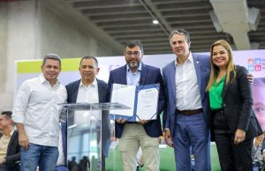 Com ministro da Educação, Wilson Lima lança ‘Amazonas + Alfabetizado’ e avança em ações para reforçar qualidade do ensinoPor meio de termos de cooperação técnica, Governo do Estado vai fortalecer o Ensino Fundamental nos 62 municípios amazonenses Com ministro da Educação, Wilson Lima lança ‘Amazonas + Alfabetizado’ e avança em ações para reforçar qualidade do ensino