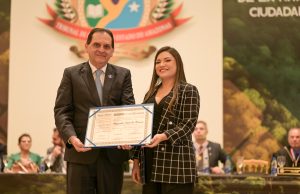 Deputada Joana Darc entrega título de Cidadão Amazonense ao Ministro Reynaldo Fonseca, do STJA solenidade aconteceu no Tribunal de Contas do Estado do Amazonas (TCE-AM). Deputada Joana Darc entrega título de Cidadão Amazonense ao Ministro Reynaldo Fonseca, do STJ