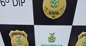 Dupla é presa em flagrante em posse de quatro quilos de oxi no Porto de ManausA droga estava escondida no porão de um barco oriundo do município de Tabatinga. Dupla é presa em flagrante em posse de quatro quilos de oxi no Porto de Manaus