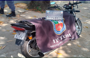 Em Manaus, Polícia Militar recupera veículo com restrição de rouboA ação ocorreu no bairro Coroado. Em Manaus, Polícia Militar recupera veículo com restrição de roubo