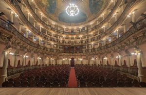 Espetáculos musicais são destaque da programação do Teatro AmazonasO principal símbolo cultural e arquitetônico do Estado Amazonas divulga a programação de espetáculos da segunda quinzena do mês de agosto, com destaque para os espetáculos de cunho musical. Espetáculos musicais são destaque da programação do Teatro Amazonas