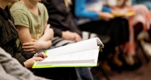 Espro realiza pela primeira vez em Manaus curso gratuito profissionalizante para refugiados e migrantesProjeto irá promover imersões no mundo do trabalho e na cultura brasileira. Espro realiza pela primeira vez em Manaus curso gratuito profissionalizante para refugiados e migrantes